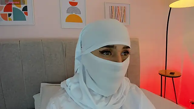 Snapshot of rawiya chatting on October 10, 2025, 12:04 pm rawiya online show from October 10, 2025, 12:04 pm