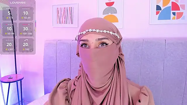 Snapshot of rawiya chatting on October 14, 2025, 12:06 pm rawiya online show from October 14, 2025, 12:06 pm