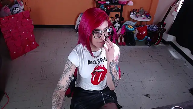 MissMiia2 online show from March 4, 2025, 5:03 pm