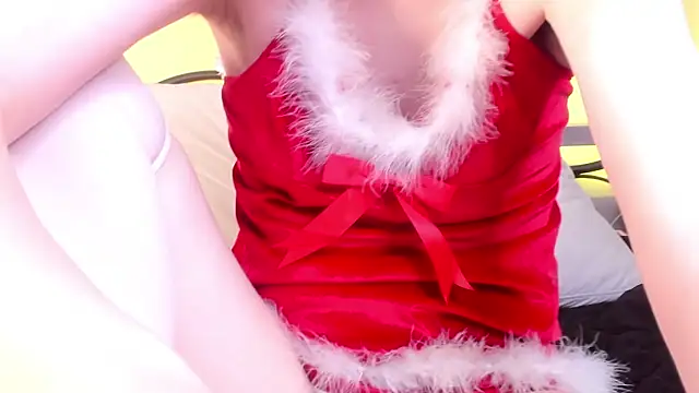 LilianSwall online show from December 23, 2024, 2:28 pm