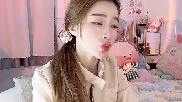 Snapshot of Carly_1 chatting on December 28, 2024, 9:42 am Carly 1 online show from December 28, 2024, 9:42 am