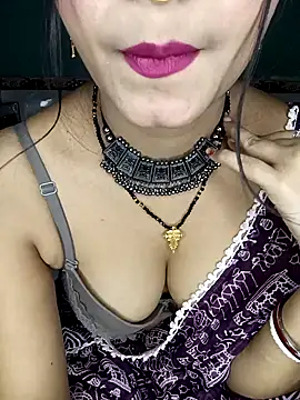 Snapshot of Diamond_queeen chatting on January 25, 2025, 11:32 pm Diamond queeen online show from January 25, 2025, 11:32 pm