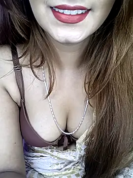 Snapshot of Diamond_queeen chatting on October 9, 2025, 9:02 pm Diamond queeen online show from October 9, 2025, 9:02 pm