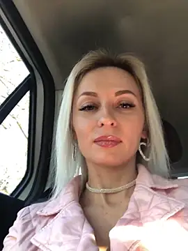 Snapshot of Diamond_Bunny_ chatting on January 26, 2025, 1:36 pm Diamond Bunny online show from January 26, 2025, 1:36 pm