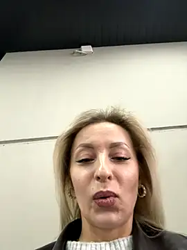 Snapshot of Diamond_Bunny_ chatting on November 30, 2025, 12:42 pm Diamond Bunny online show from November 30, 2025, 12:42 pm