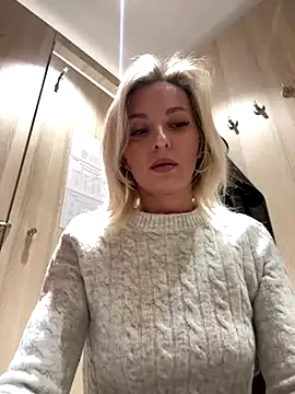 Snapshot of Diamond_Bunny_ chatting on December 5, 2025, 1:20 pm Diamond Bunny online show from December 5, 2025, 1:20 pm