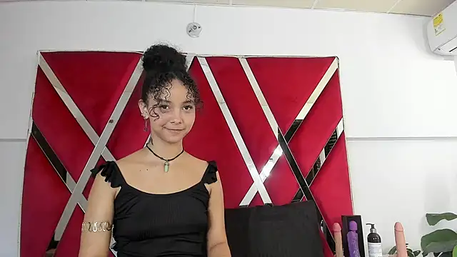 Snapshot of Milanxht chatting on February 21, 2025, 1:44 am Milanxht online show from February 21, 2025, 1:44 am