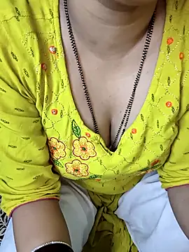 Snapshot of kaveerpooja947 chatting on October 31, 2025, 5:14 pm kaveerpooja947 online show from October 31, 2025, 5:14 pm