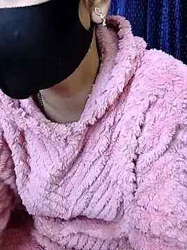 Snapshot of kaveerpooja947 chatting on November 12, 2025, 4:40 pm kaveerpooja947 online show from November 12, 2025, 4:40 pm