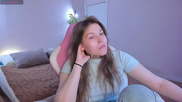 Colleen Blake online show from November 3, 2025, 5:03 pm