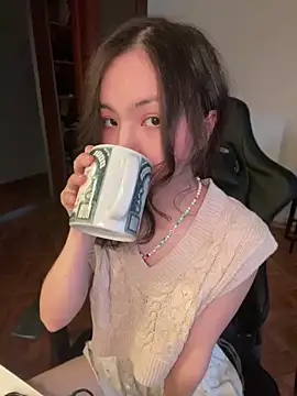 Snapshot of lalallalalaa- chatting on January 13, 2025, 8:58 am lalallalalaa- online show from January 13, 2025, 8:58 am