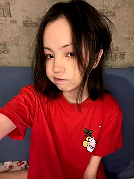 Snapshot of lalallalalaa- chatting on September 20, 2025, 2:07 pm lalallalalaa- online show from September 20, 2025, 2:07 pm