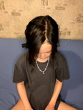 Snapshot of lalallalalaa- chatting on November 5, 2025, 3:23 pm lalallalalaa- online show from November 5, 2025, 3:23 pm