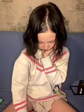 Snapshot of lalallalalaa- chatting on November 18, 2025, 1:04 pm lalallalalaa- online show from November 18, 2025, 1:04 pm