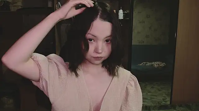 Snapshot of lalallalalaa- chatting on December 5, 2025, 3:52 pm lalallalalaa- online show from December 5, 2025, 3:52 pm