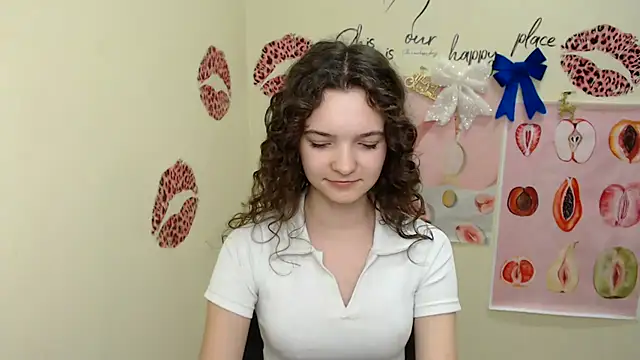  SusieSu  online show from December 23, 2024, 1:13 pm