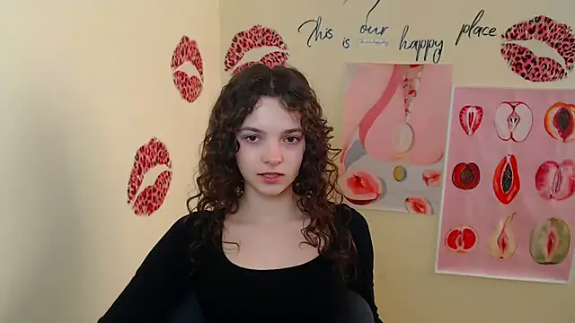  SusieSu  online show from February 17, 2025, 1:10 pm