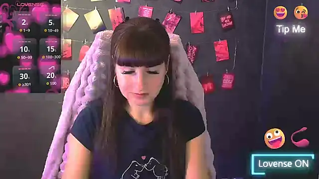 Snapshot of Violla_My chatting on October 16, 2025, 5:52 am Violla My online show from October 16, 2025, 5:52 am