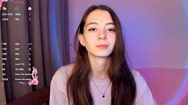 EvaBradley online show from November 4, 2025, 6:51 pm