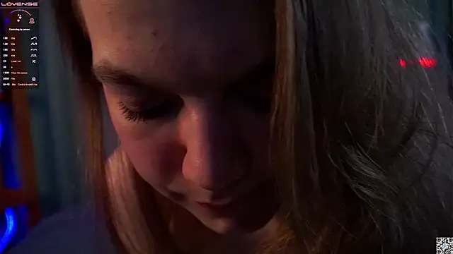 Snapshot of EdlinAlliston chatting on February 1, 2025, 7:34 pm EdlinAlliston online show from February 1, 2025, 7:34 pm