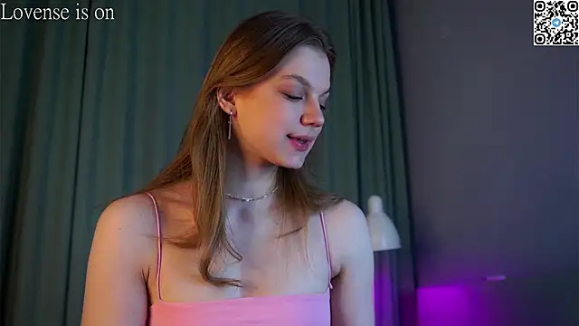 Snapshot of EdlinAlliston chatting on March 20, 2025, 5:04 pm EdlinAlliston online show from March 20, 2025, 5:04 pm