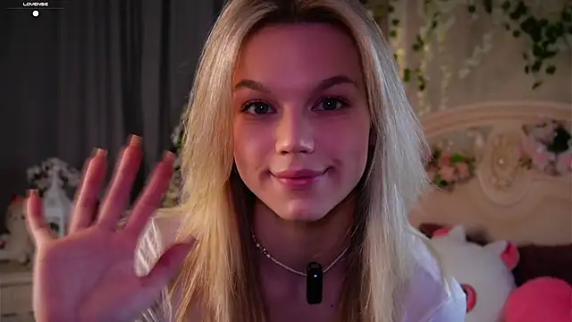 Snapshot of EdlinAlliston chatting on November 5, 2025, 2:17 pm EdlinAlliston online show from November 5, 2025, 2:17 pm