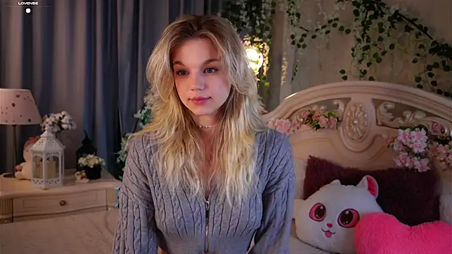 Snapshot of EdlinAlliston chatting on November 10, 2025, 2:16 pm EdlinAlliston online show from November 10, 2025, 2:16 pm