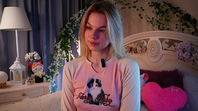 Snapshot of EdlinAlliston chatting on November 26, 2025, 2:07 pm EdlinAlliston online show from November 26, 2025, 2:07 pm