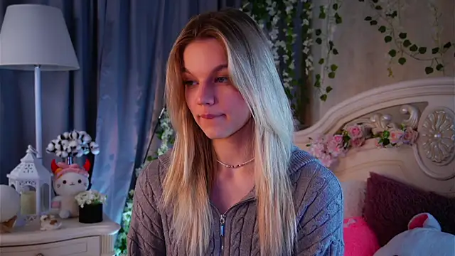 Snapshot of EdlinAlliston chatting on December 1, 2025, 2:22 pm EdlinAlliston online show from December 1, 2025, 2:22 pm