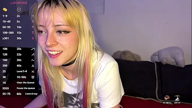 Cloe five online show from October 22, 2025, 10:53 pm