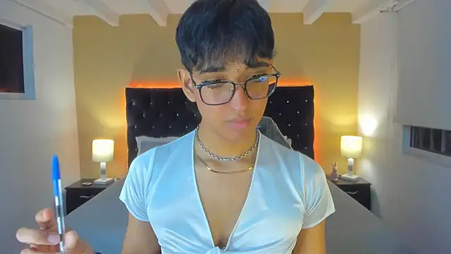 Snapshot of Dark_hairy_ chatting on January 31, 2025, 2:58 am Dark hairy online show from January 31, 2025, 2:58 am