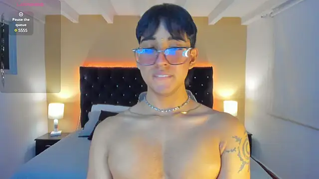 Snapshot of Dark_hairy_ chatting on February 22, 2025, 6:39 am Dark hairy online show from February 22, 2025, 6:39 am