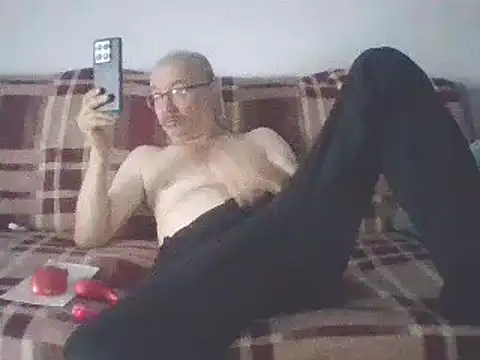 loverboyxxx69 online show from March 14, 2025, 4:54 am