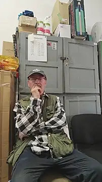 loverboyxxx69 online show from November 5, 2025, 11:10 am