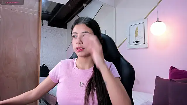 Snapshot of coraltaylor chatting on December 19, 2024, 10:42 pm coraltaylor online show from December 19, 2024, 10:42 pm