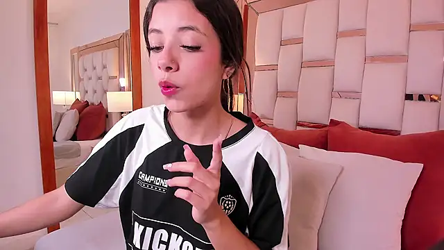 Snapshot of coraltaylor chatting on December 28, 2024, 3:48 pm coraltaylor online show from December 28, 2024, 3:48 pm