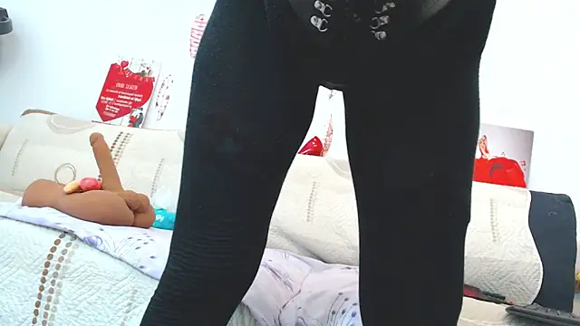 Snapshot of ForeverBarbie_ chatting on March 23, 2025, 5:43 am ForeverBarbie online show from March 23, 2025, 5:43 am