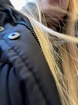 mur girl online show from February 7, 2025, 1:01 pm