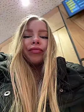 mur girl online show from February 16, 2025, 8:43 am