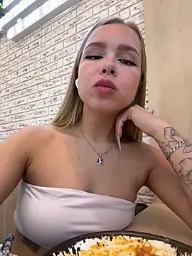 mur girl online show from March 9, 2025, 10:19 am