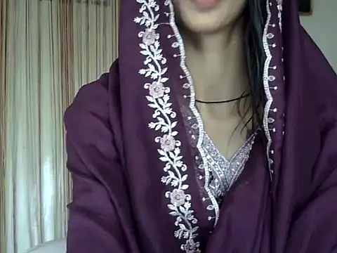 Snapshot of MAAYRA_09 chatting on September 27, 2025, 10:42 am MAAYRA 09 online show from September 27, 2025, 10:42 am