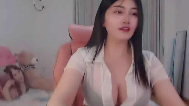 Snapshot of Little-sweet chatting on March 16, 2025, 2:21 am Little-sweet online show from March 16, 2025, 2:21 am