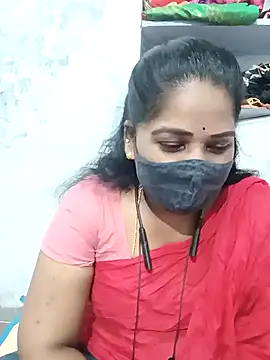 Snapshot of MaaliiiPonuTamil chatting on February 18, 2025, 10:05 am MaaliiiPonuTamil online show from February 18, 2025, 10:05 am