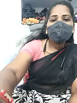 Snapshot of MaaliiiPonuTamil chatting on February 18, 2025, 5:21 pm MaaliiiPonuTamil online show from February 18, 2025, 5:21 pm