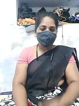 Snapshot of MaaliiiPonuTamil chatting on February 18, 2025, 8:25 pm MaaliiiPonuTamil online show from February 18, 2025, 8:25 pm