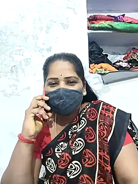 Snapshot of MaaliiiPonuTamil chatting on February 19, 2025, 4:44 pm MaaliiiPonuTamil online show from February 19, 2025, 4:44 pm