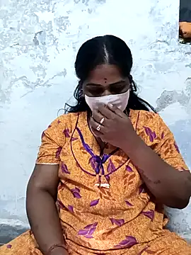 Snapshot of MaaliiiPonuTamil chatting on February 24, 2025, 5:53 pm MaaliiiPonuTamil online show from February 24, 2025, 5:53 pm