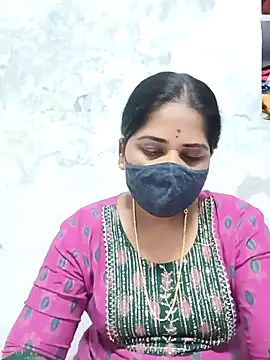 Snapshot of MaaliiiPonuTamil chatting on February 25, 2025, 5:25 pm MaaliiiPonuTamil online show from February 25, 2025, 5:25 pm