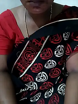 Snapshot of MaaliiiPonuTamil chatting on March 3, 2025, 8:32 pm MaaliiiPonuTamil online show from March 3, 2025, 8:32 pm