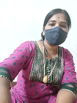 Snapshot of MaaliiiPonuTamil chatting on March 8, 2025, 4:17 pm MaaliiiPonuTamil online show from March 8, 2025, 4:17 pm